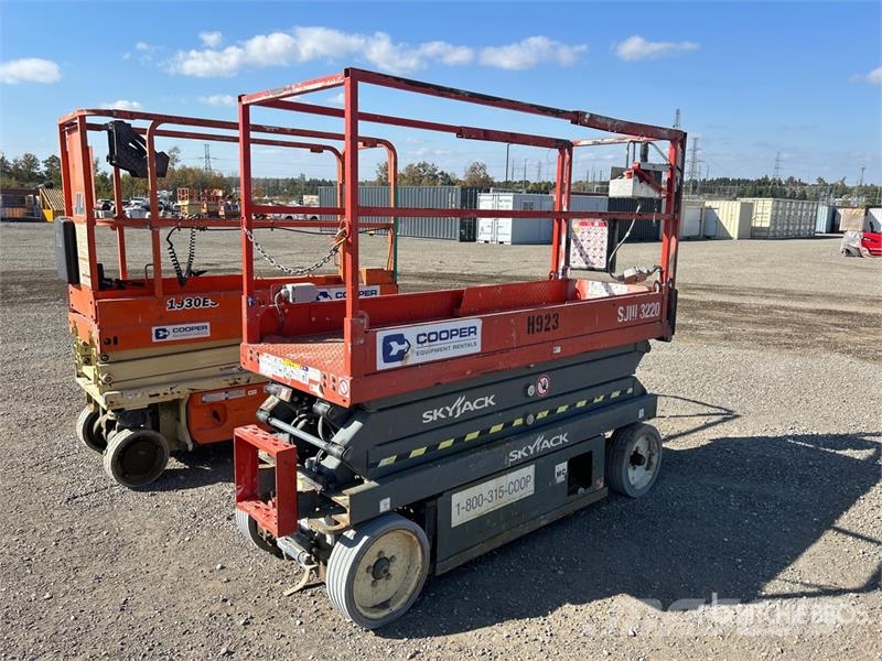 SkyJack SJIII 3220 Electric Scissor Lift Šķerveida pacēlāji
