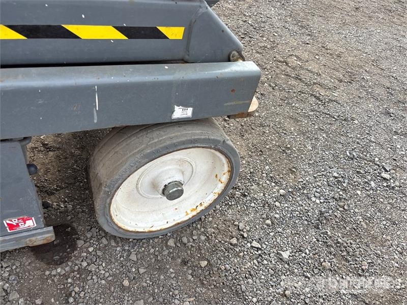 SkyJack SJIII 3226 Electric Scissor Lift Scheren-Arbeitsbühnen