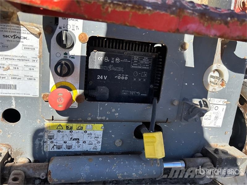 SkyJack SJIII3219 Škaraste platforme