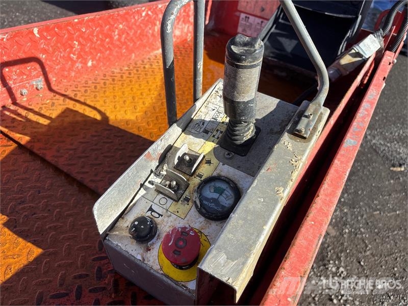 SkyJack SJIII3219 رافعات مقصية الشكل