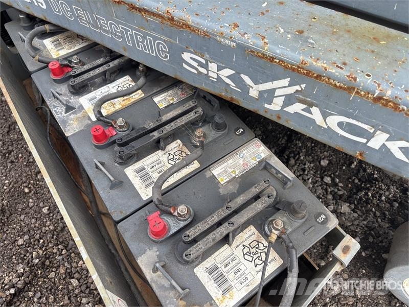 SkyJack SJIII3219 Scissor lifts