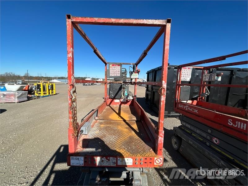 SkyJack SJIII3219 Ollós emelők