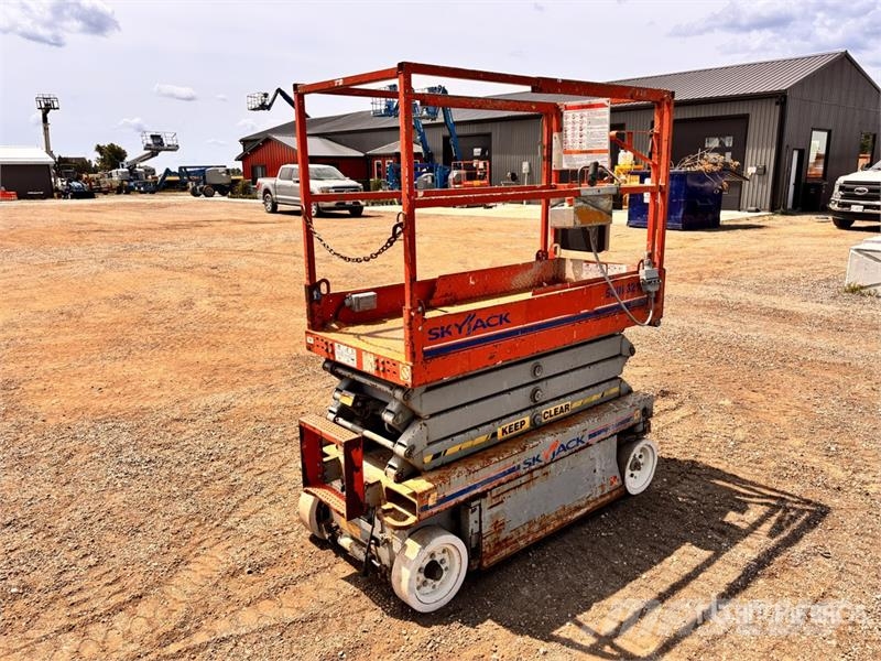 SkyJack SJIII3219 Scissor lifts