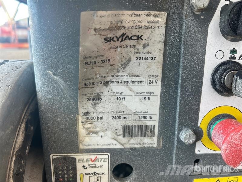 SkyJack SJIII3219 Šķerveida pacēlāji