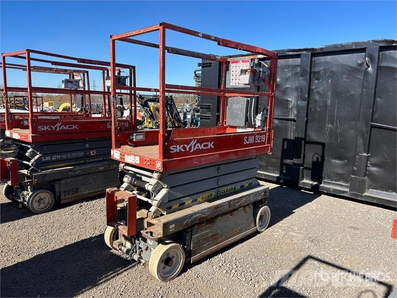 SkyJack SJIII3219 Ollós emelők
