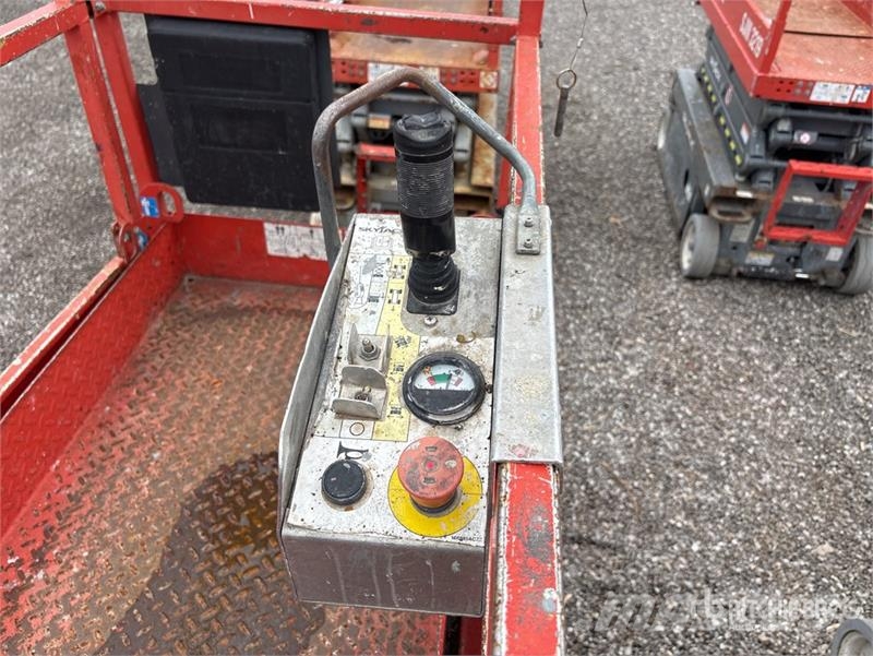 SkyJack SJIII3219 Scissor lifts