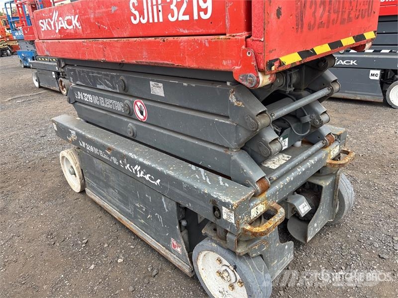 SkyJack SJIII3219 Šķerveida pacēlāji