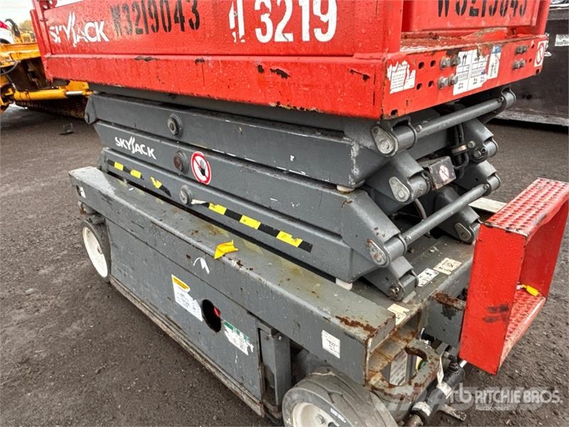 SkyJack SJIII3219 Šķerveida pacēlāji