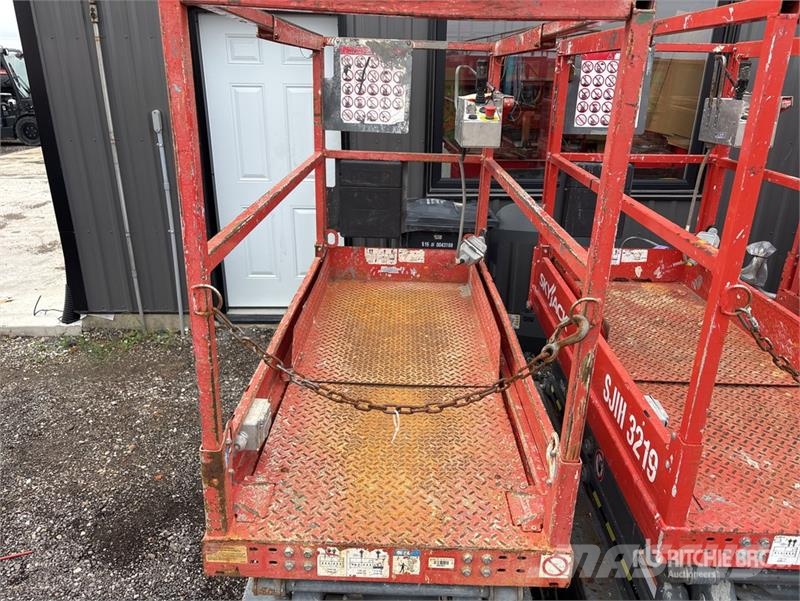 SkyJack SJIII3219 Scissor lifts