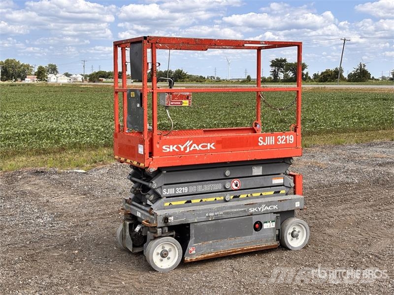 SkyJack SJIII3219 Scissor lifts