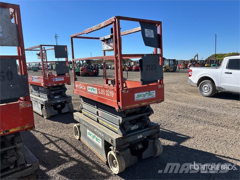 SkyJack SJIII3219 Ollós emelők
