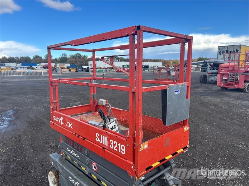 SkyJack SJIII3219 Šķerveida pacēlāji