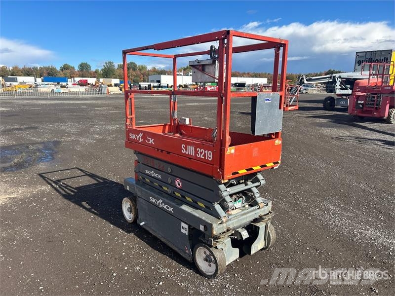 SkyJack SJIII3219 Šķerveida pacēlāji