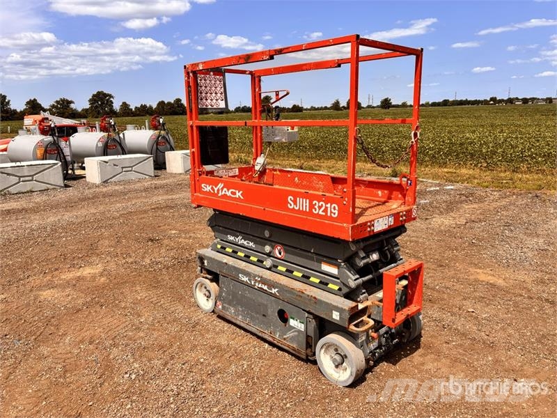 SkyJack SJIII3219 Scissor lifts