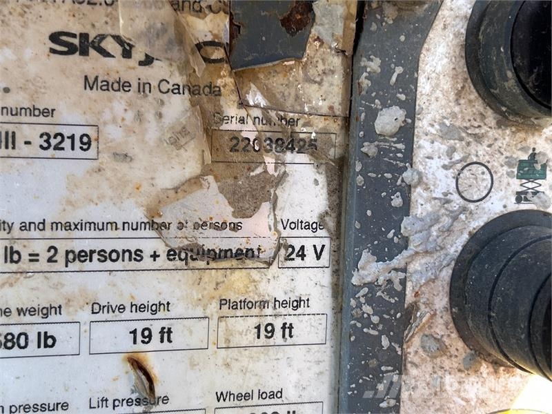 SkyJack SJIII3219 Ollós emelők