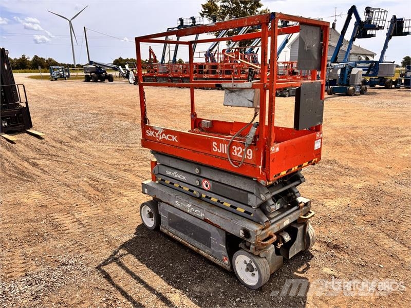 SkyJack SJIII3219 Scissor lifts