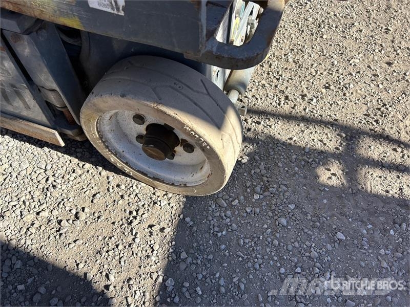 SkyJack SJIII3219 Škaraste platforme