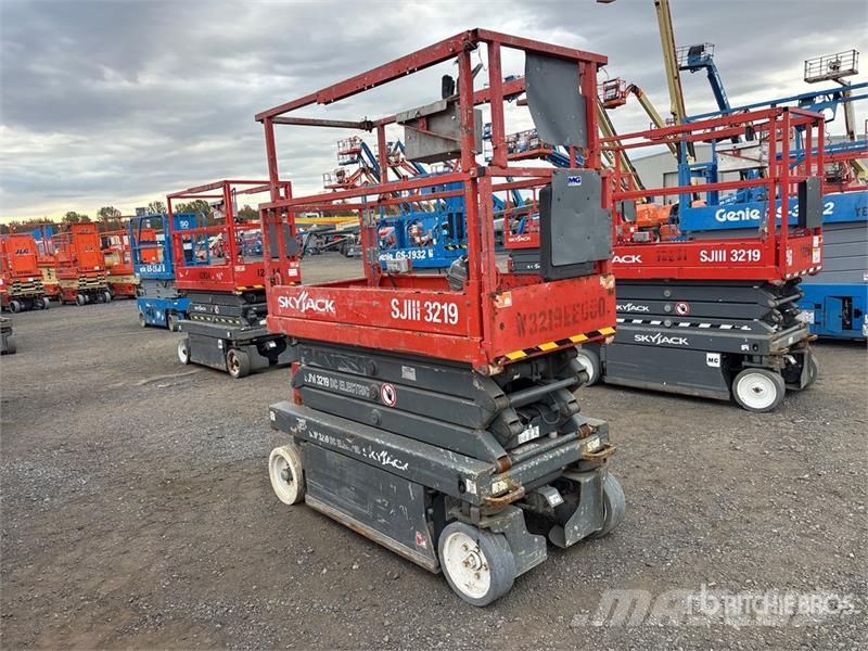 SkyJack SJIII3219 Šķerveida pacēlāji