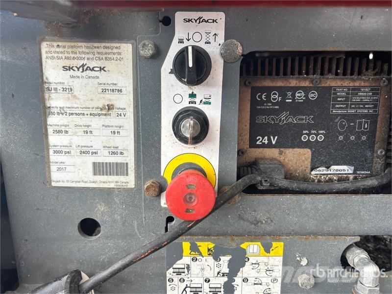 SkyJack SJIII3219 Käärtõstukid