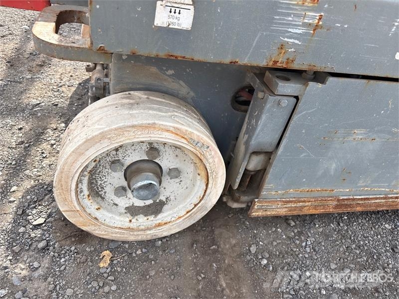 SkyJack SJIII3219 Škaraste platforme