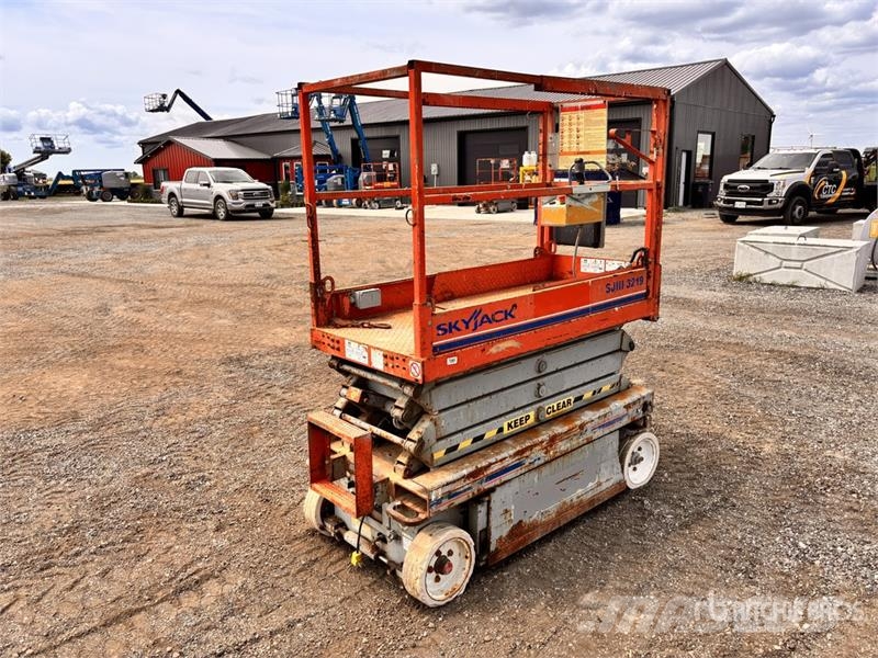SkyJack SJIII3219 Scissor lifts