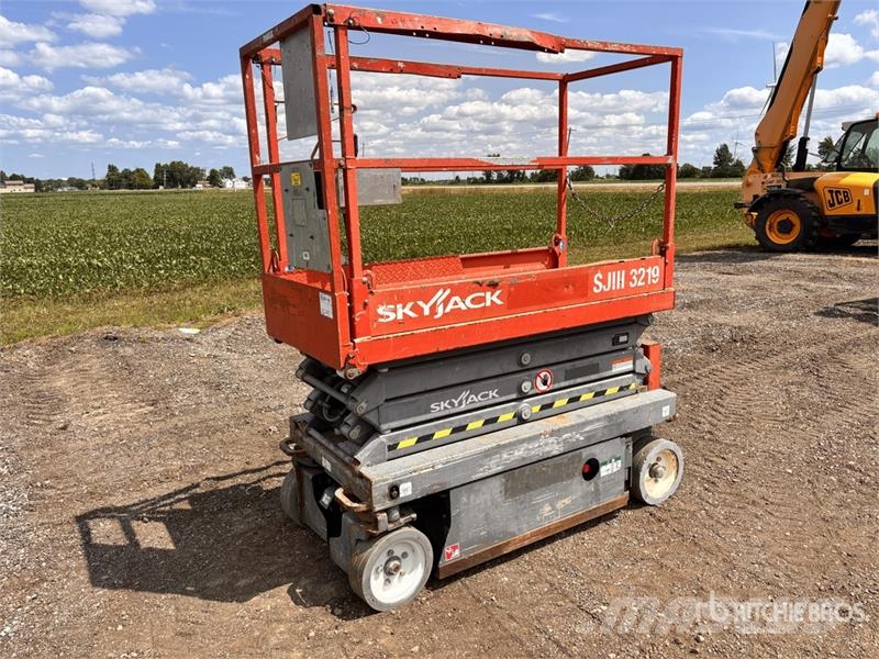 SkyJack SJIII3219 Scissor lifts