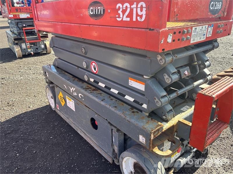 SkyJack SJIII3219 Šķerveida pacēlāji