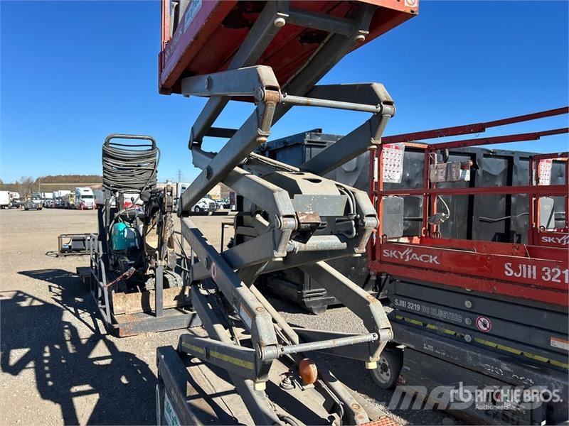 SkyJack SJIII3219 Ollós emelők