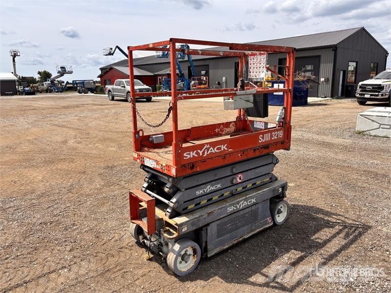 SkyJack SJIII3219 Scissor lifts