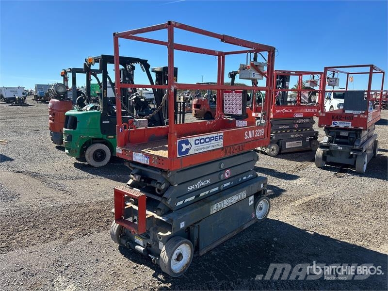 SkyJack SJIII3219 Šķerveida pacēlāji