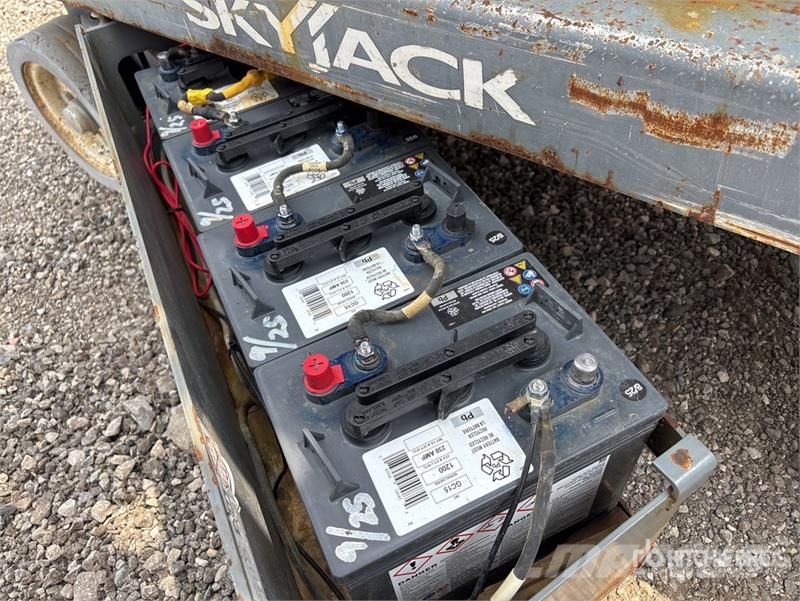 SkyJack SJIII3219 Scissor lifts