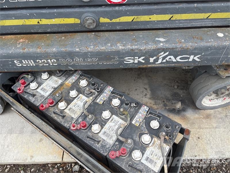 SkyJack SJIII3219 Scissor lifts