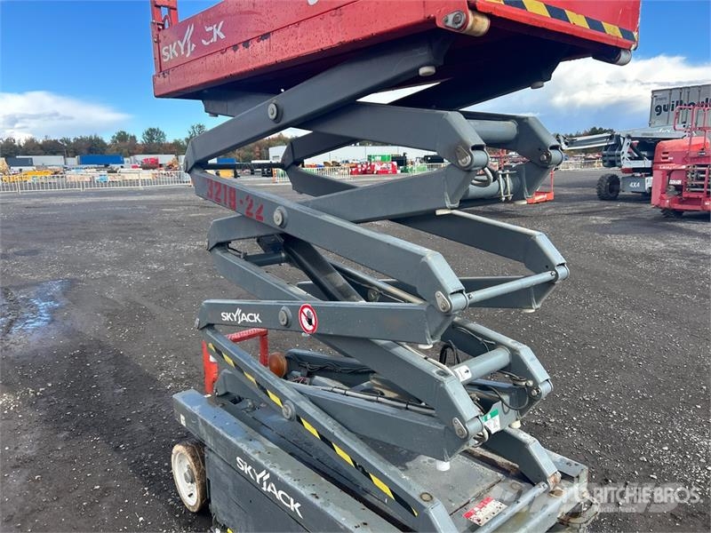 SkyJack SJIII3219 Šķerveida pacēlāji