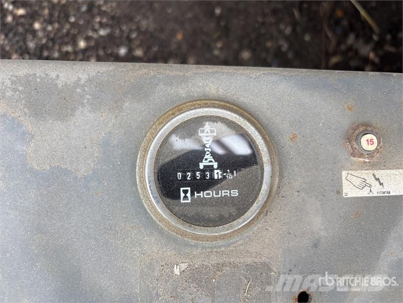 SkyJack SJIII3219 Scissor lifts
