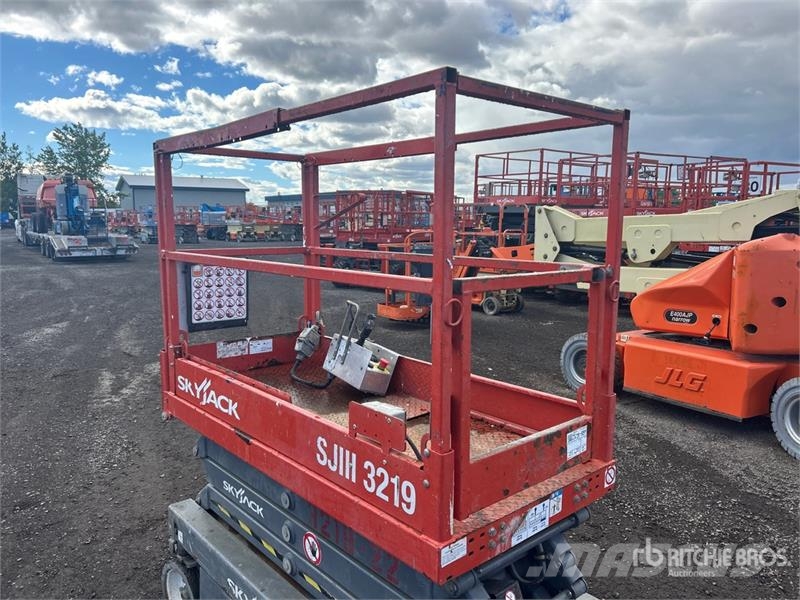 SkyJack SJIII3219 Šķerveida pacēlāji