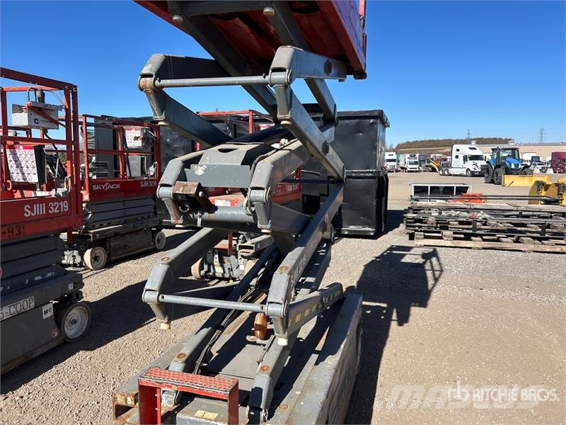 SkyJack SJIII3219 Škaraste platforme