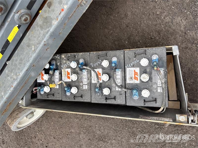 SkyJack SJIII3219 Šķerveida pacēlāji