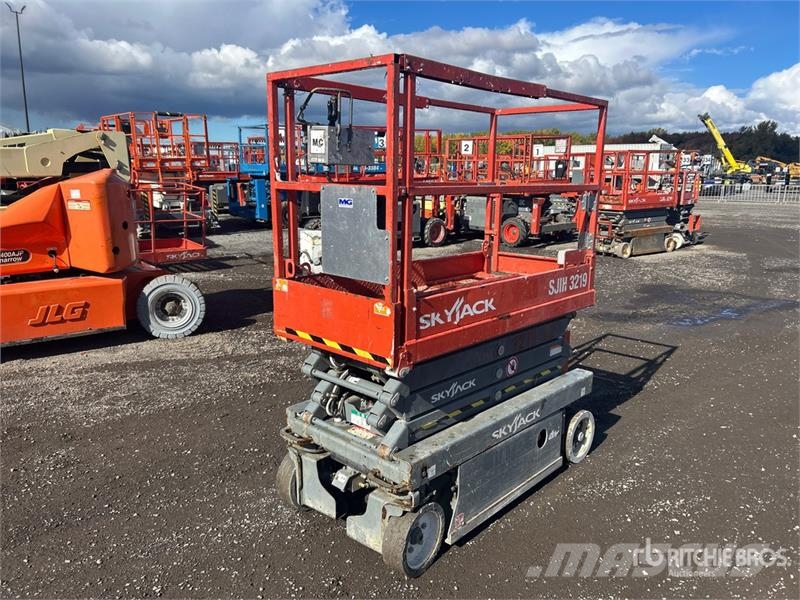 SkyJack SJIII3219 Šķerveida pacēlāji