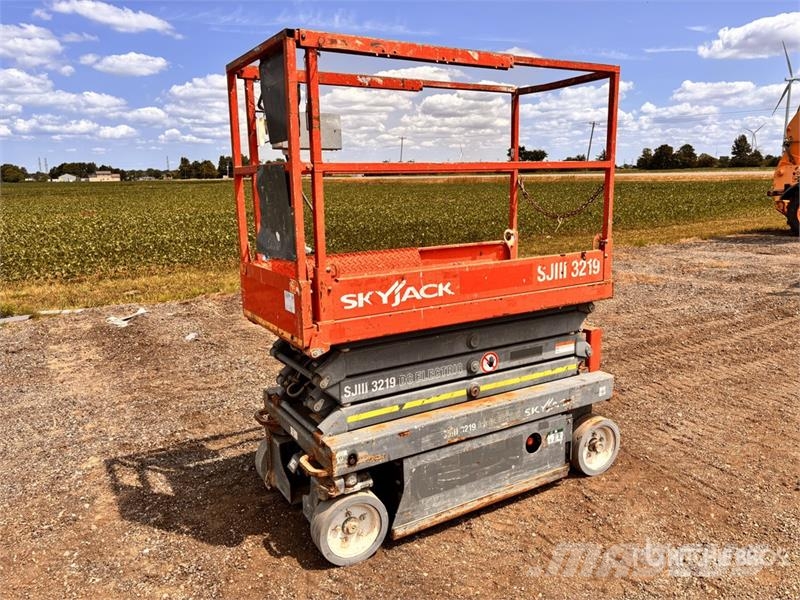 SkyJack SJIII3219 Scissor lifts