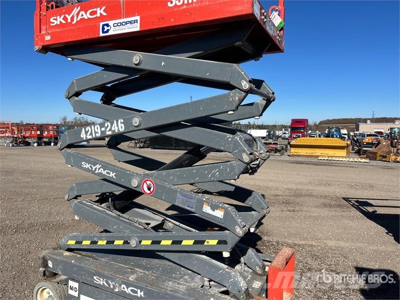 SkyJack SJIII3219 Šķerveida pacēlāji