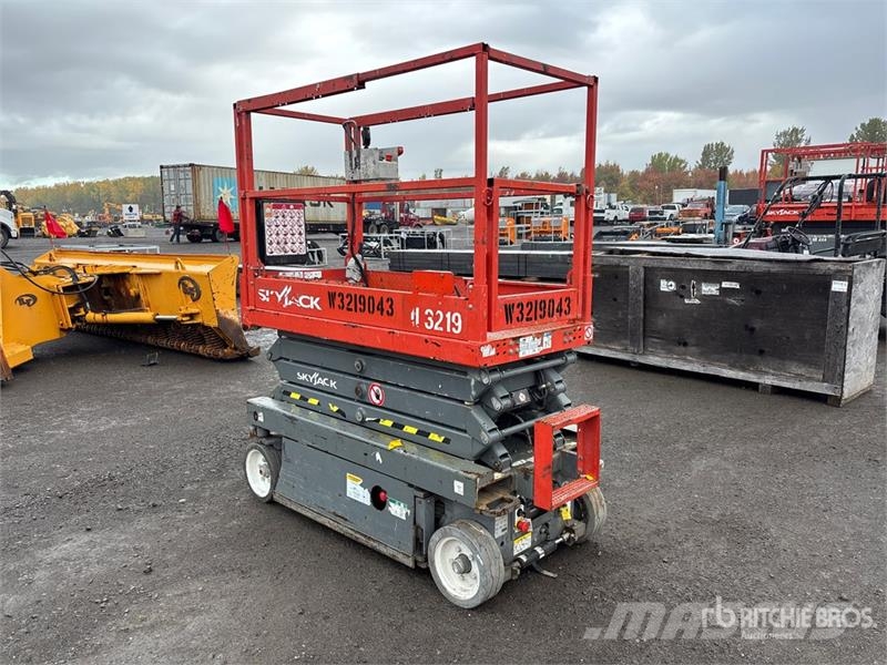 SkyJack SJIII3219 Šķerveida pacēlāji