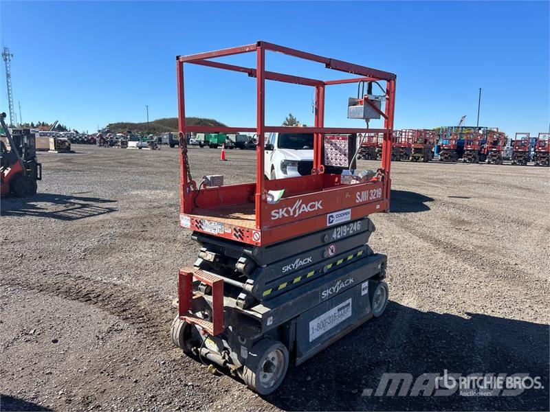 SkyJack SJIII3219 Šķerveida pacēlāji