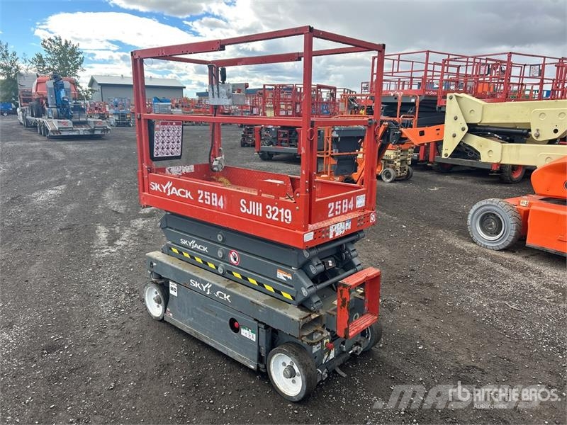 SkyJack SJIII3219 Šķerveida pacēlāji