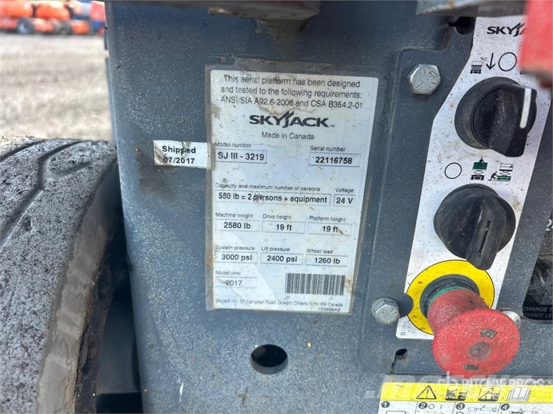 SkyJack SJIII3219 Šķerveida pacēlāji