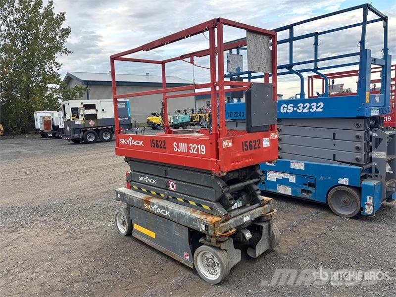 SkyJack SJIII3219 Šķerveida pacēlāji