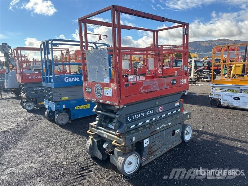 SkyJack SJIII3219 رافعات مقصية الشكل