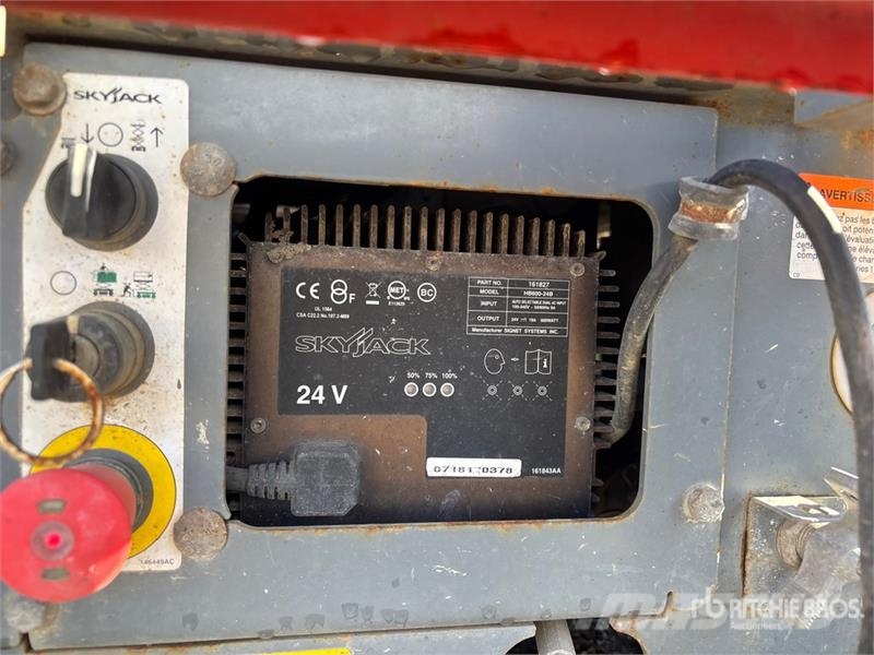 SkyJack SJIII3219 Šķerveida pacēlāji