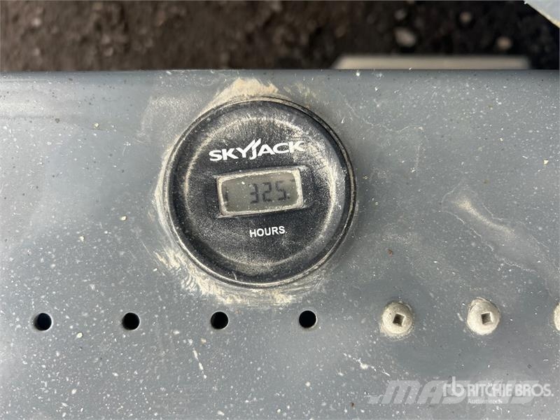 SkyJack SJIII3219 Käärtõstukid