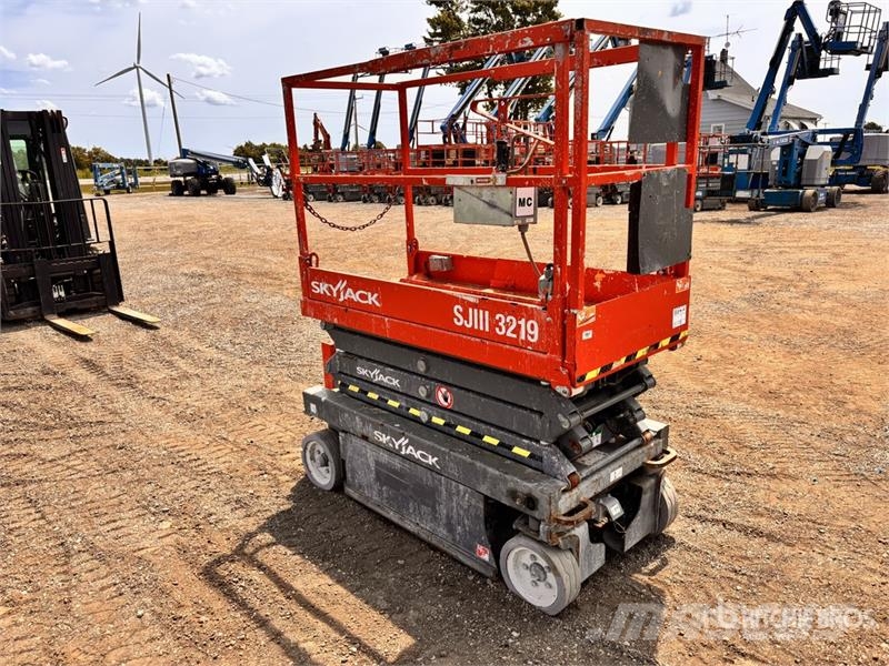 SkyJack SJIII3219 Scissor lifts