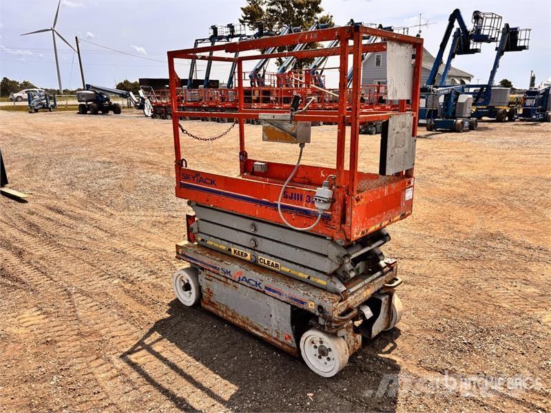 SkyJack SJIII3219 Scissor lifts